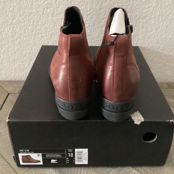 SOREL Evie II Zip Waterproof Ankle Boot (Women), size 10 - Picture 7 of 10